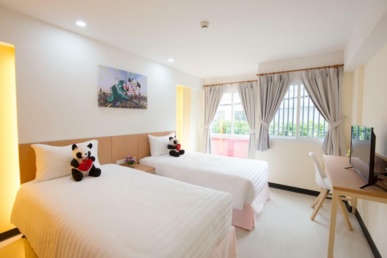 Lucky Panda Hotel Chiang Mai Exterior photo