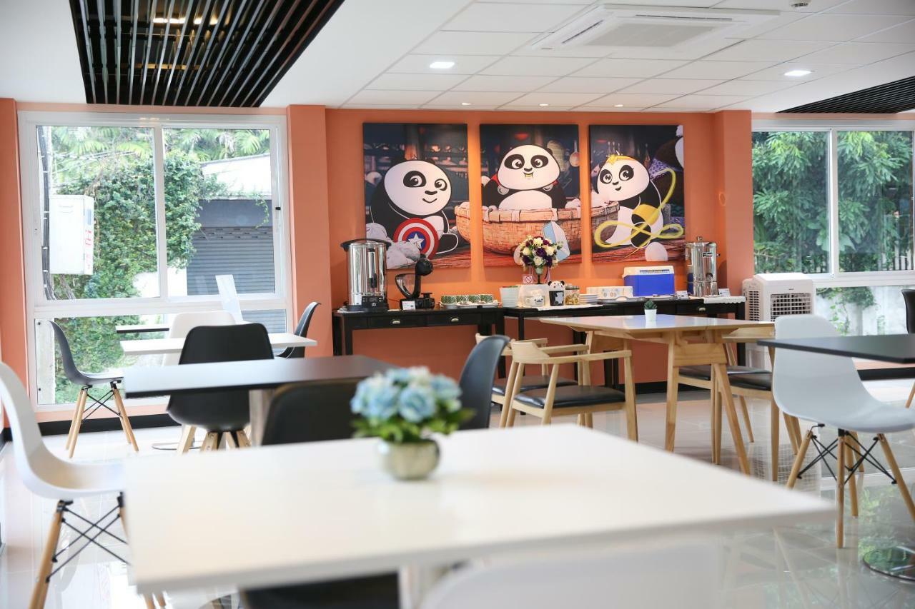 Lucky Panda Hotel Chiang Mai Exterior photo